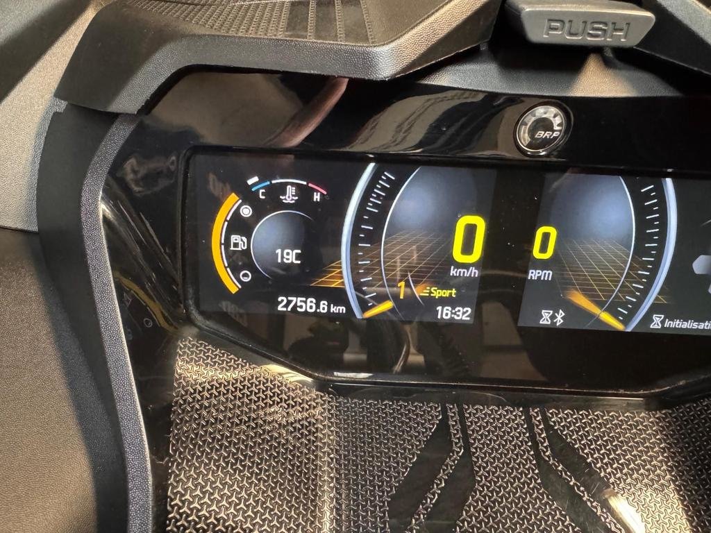 Ski-Doo Expedition SE 900 Ace  2024 à Charlemagne, Québec - 8 - w1024h768px
