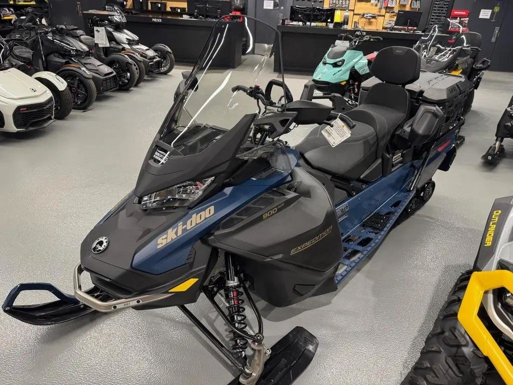 2025 Ski-Doo Expedition SE 900 Ace in Charlemagne, Quebec - 7 - w1024h768px