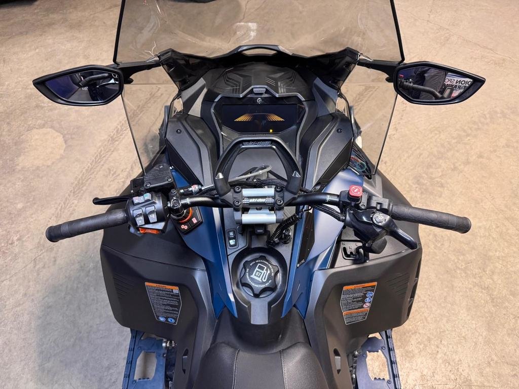 2025 Ski-Doo Expedition SE 900 Ace in Charlemagne, Quebec - 7 - w1024h768px