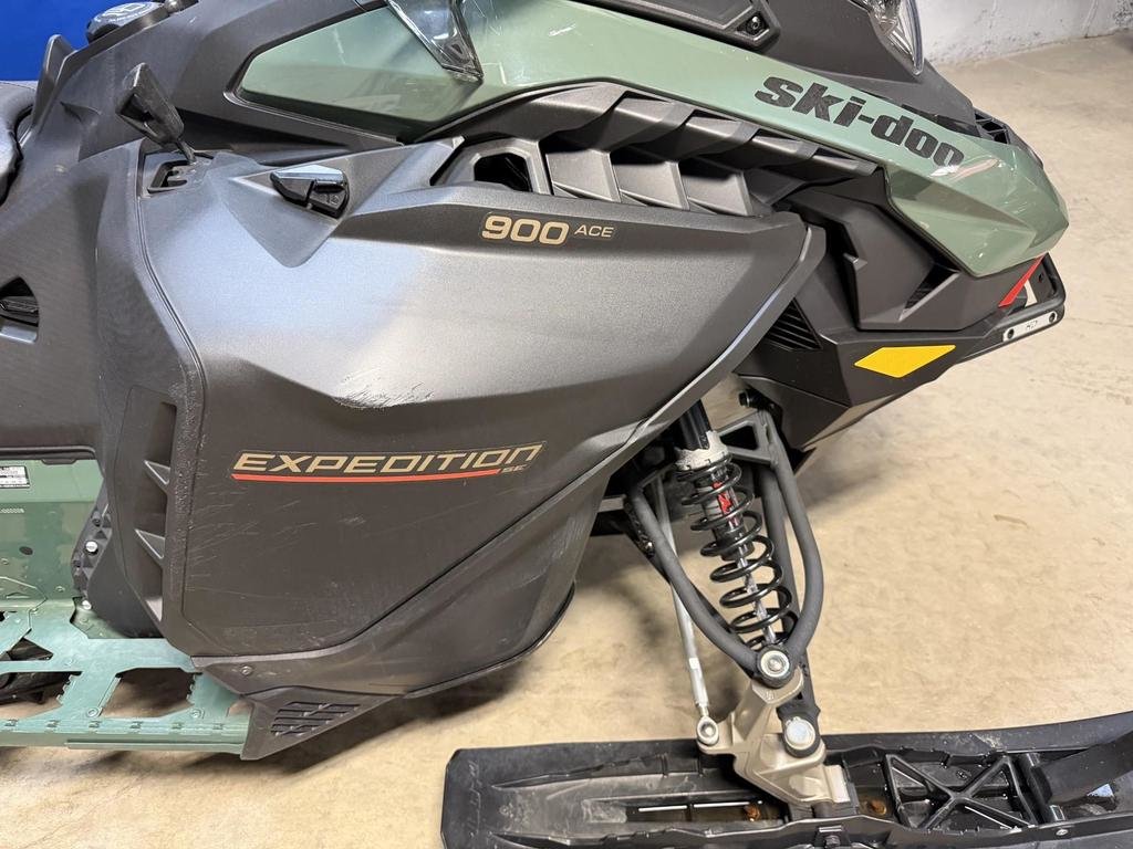 Ski-Doo EXPEDITION SE 900 ACE  2026 à Charlemagne, Québec - 4 - w1024h768px
