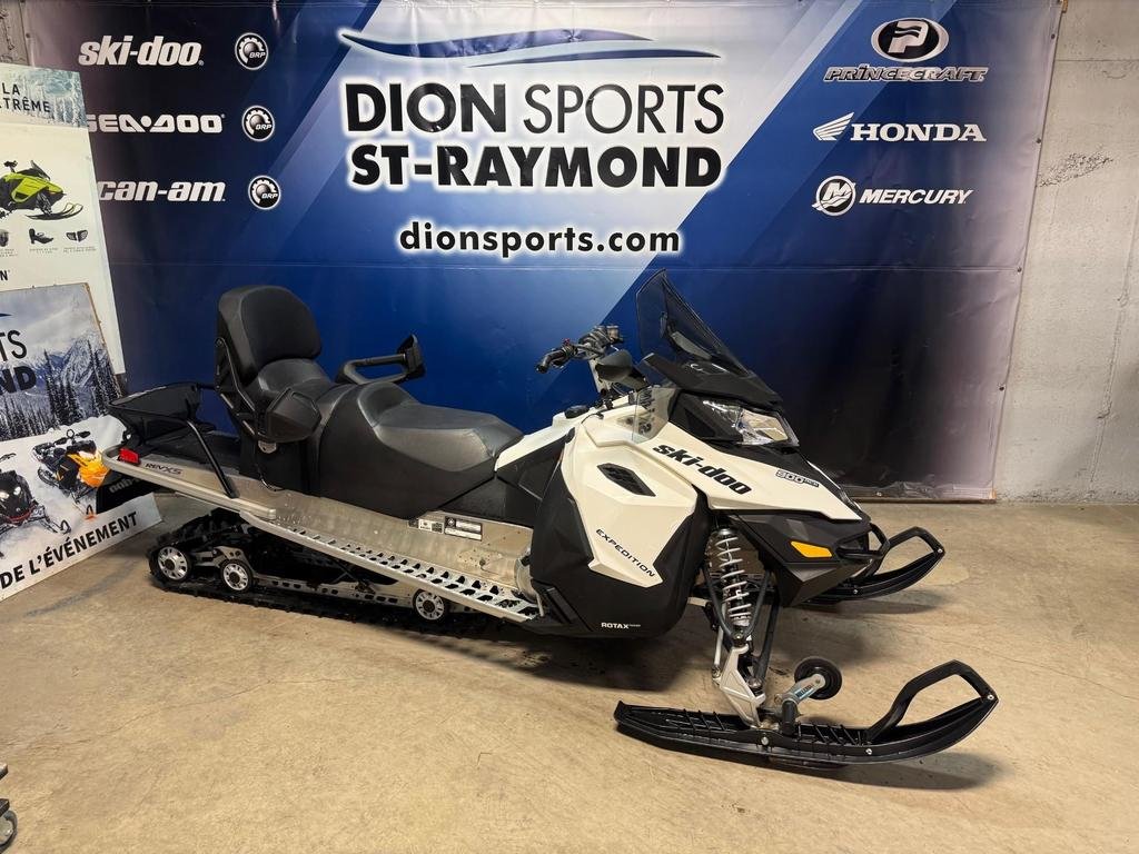 Ski-Doo Expedition Sport 900 ACE  2014 à Charlemagne, Québec - 1 - w1024h768px