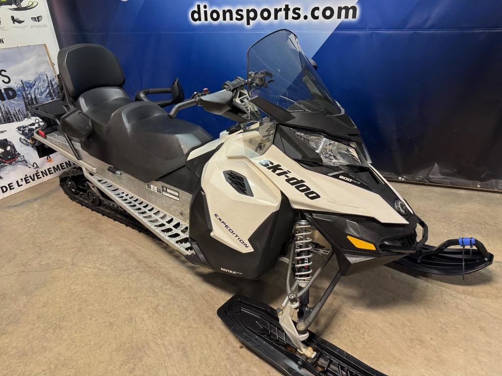 Ski-Doo Expedition Sport 900 ACE  2017 à Charlemagne, Québec - 2 - w1024h768px