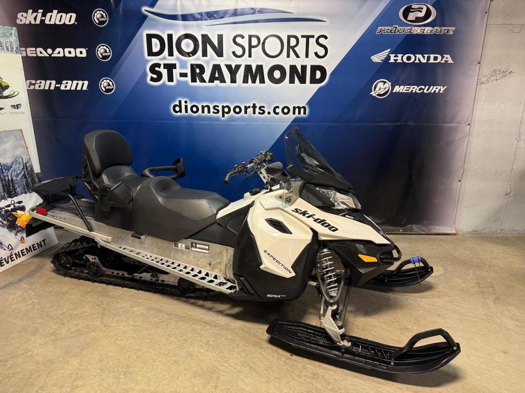 Ski-Doo Expedition Sport 900 ACE  2017 à Charlemagne, Québec - 1 - w1024h768px