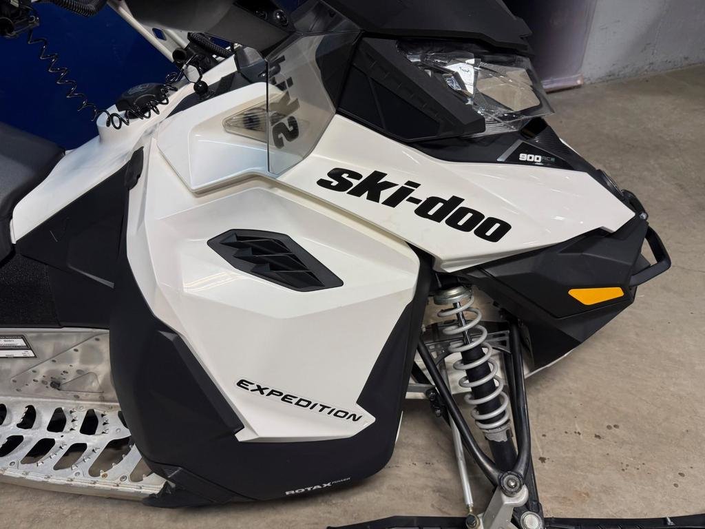 Ski-Doo EXPEDITION SPORT 900 ACE  2018 à Charlemagne, Québec - 4 - w1024h768px
