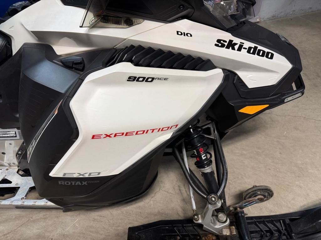 Ski-Doo Expedition Sport 900 ACE  2019 à Charlemagne, Québec - 4 - w1024h768px