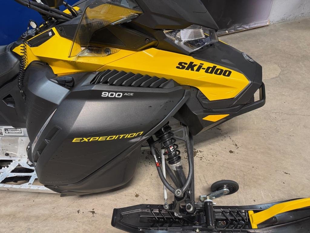 Ski-Doo Expedition Sport 900 ACE  2023 à Charlemagne, Québec - 4 - w1024h768px