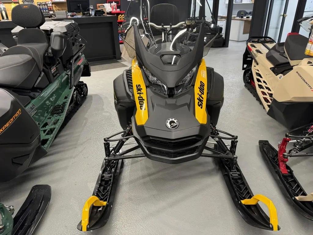 2025 Ski-Doo Expedition Sport 900 ACE in Charlemagne, Quebec - 3 - w1024h768px