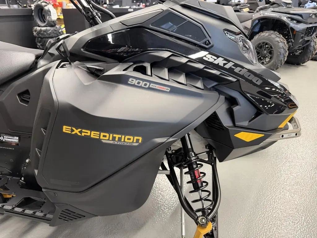 Ski-Doo EXPEDITION XTREME TURBO R  2027 à Charlemagne, Québec - 5 - w1024h768px