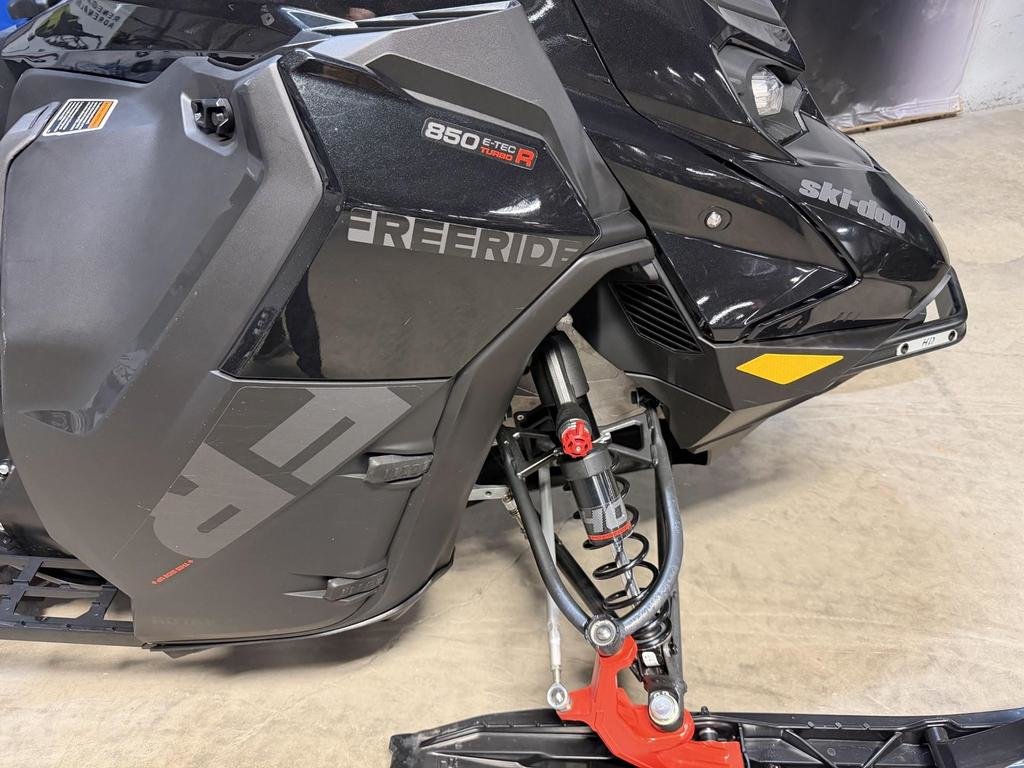 Ski-Doo FREERIDE 146 850 ETEC Turbo R  2026 à Charlemagne, Québec - 4 - w1024h768px
