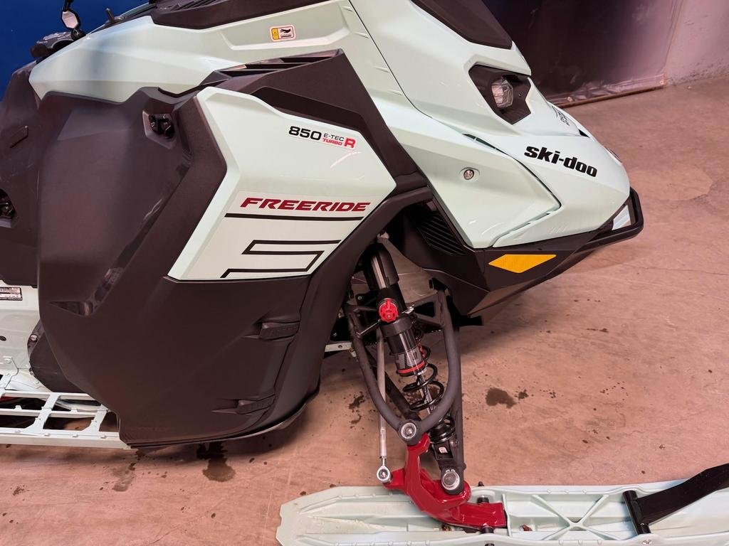 Ski-Doo FREERIDE 146 850 TURBO R  2024 à Charlemagne, Québec - 4 - w1024h768px