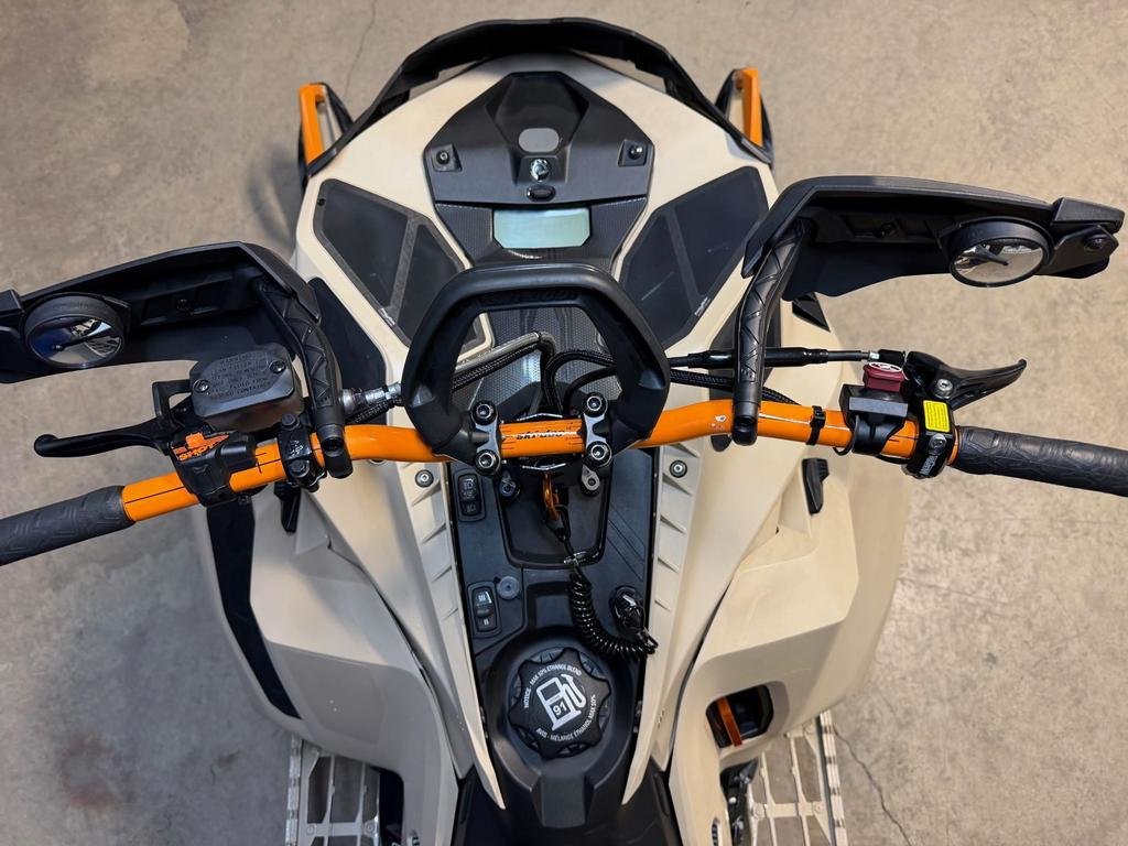 Ski-Doo FREERIDE 154 850 E-TEC SHOT  2022 à Charlemagne, Québec - 7 - w1024h768px