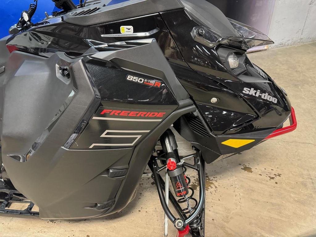 Ski-Doo FREERIDE 850 TURBO  2023 à Charlemagne, Québec - 4 - w1024h768px