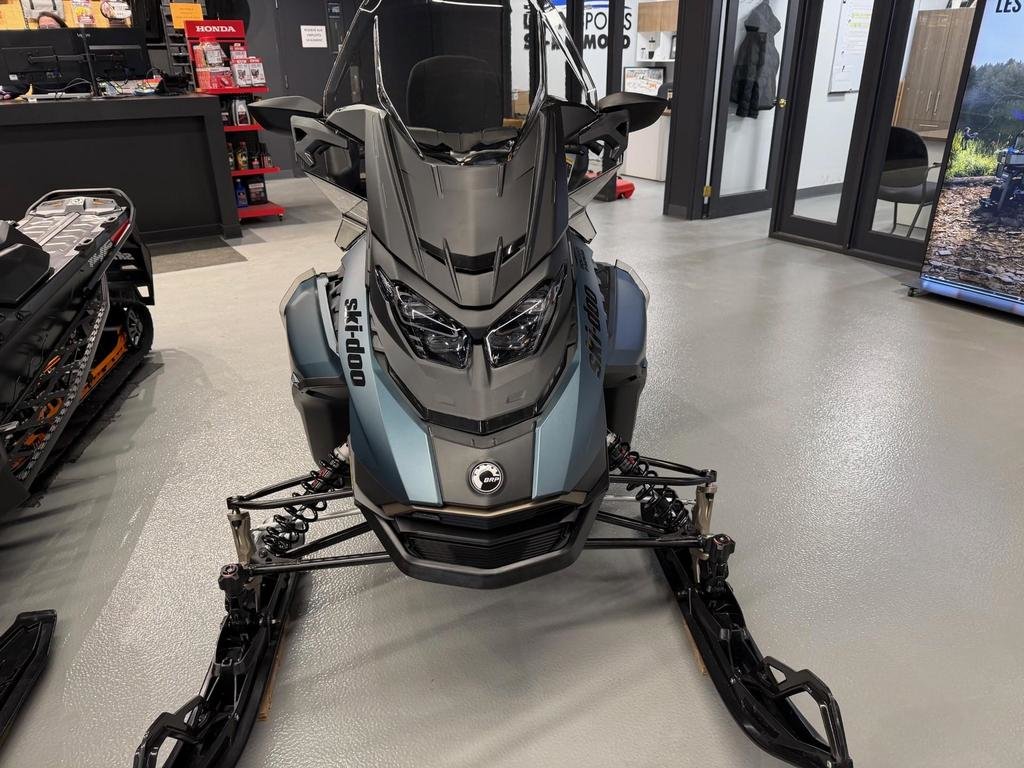 2026 Ski-Doo GRAND TOURING LE PLATINUM 900 in Charlemagne, Quebec - 3 - w1024h768px