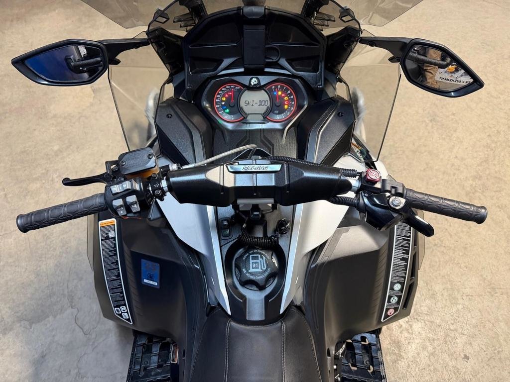 Ski-Doo GRAND TOURING LIMITED 900 Turbo  2019 à Charlemagne, Québec - 7 - w1024h768px