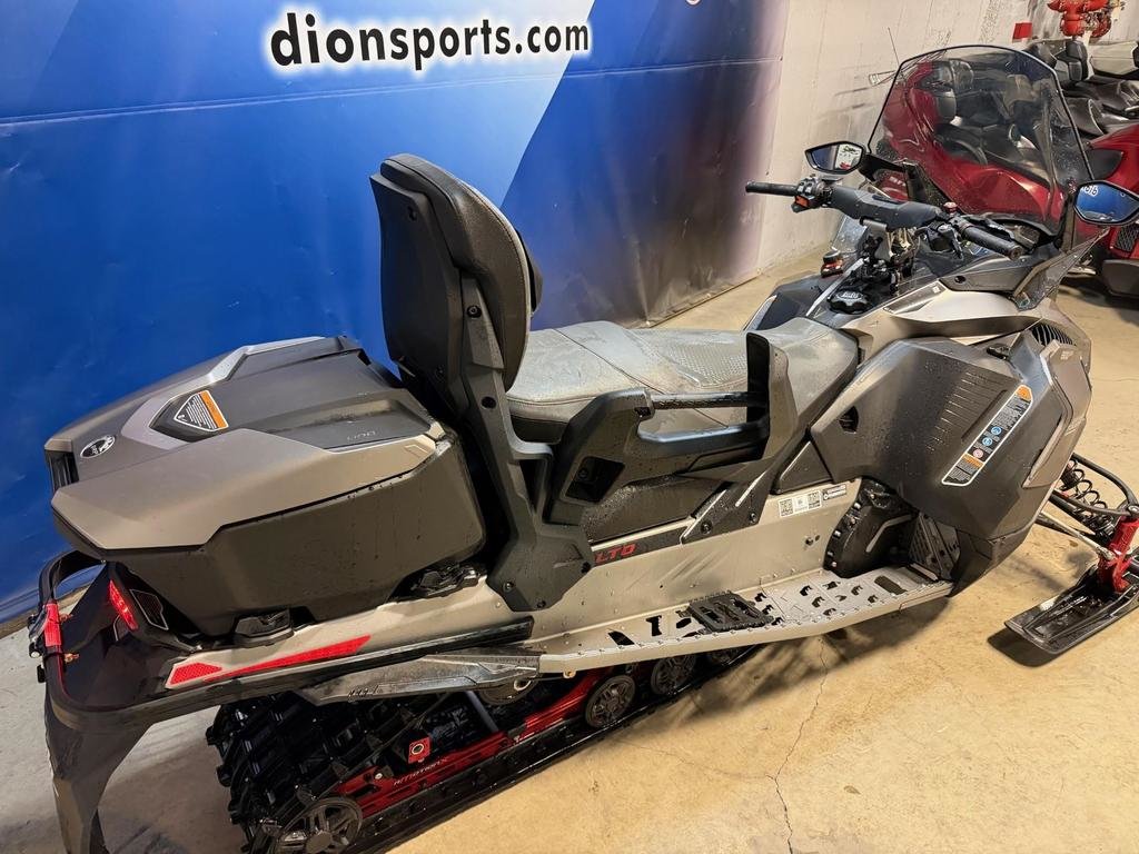 Ski-Doo GRAND TOURING LIMITED 900  2023 à Charlemagne, Québec - 6 - w1024h768px