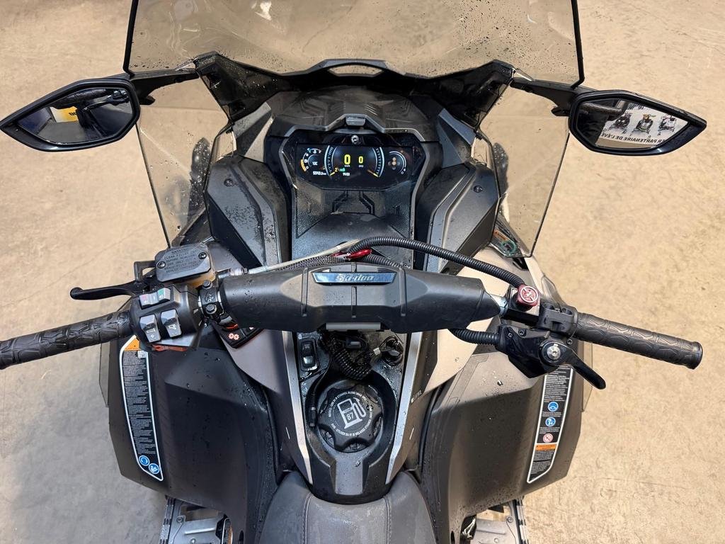 Ski-Doo GRAND TOURING LIMITED 900  2023 à Charlemagne, Québec - 7 - w1024h768px