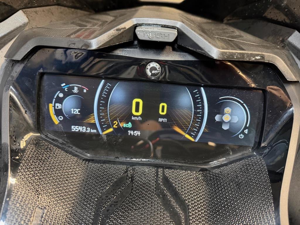 Ski-Doo GRAND TOURING LIMITED 900  2023 à Charlemagne, Québec - 8 - w1024h768px