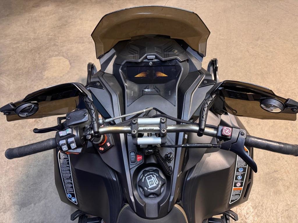 Ski-Doo MACH Z  2022 à Charlemagne, Québec - 7 - w1024h768px