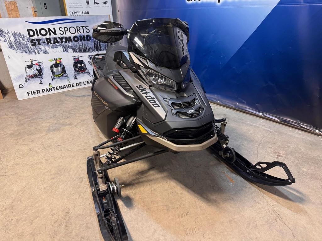 Ski-Doo MACH Z  2022 à Charlemagne, Québec - 3 - w1024h768px