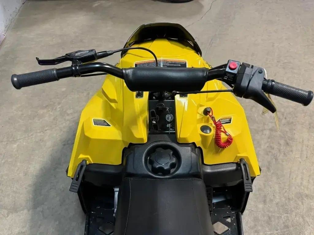 2027 Ski-Doo MXZ 200 in Charlemagne, Quebec - 4 - w1024h768px