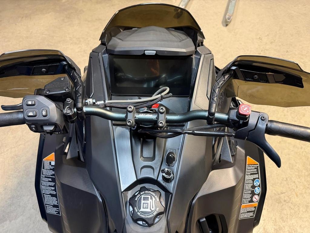 2025 Ski-Doo MXZ COMPETITION XR-S 850 Turbo in Charlemagne, Quebec - 7 - w1024h768px