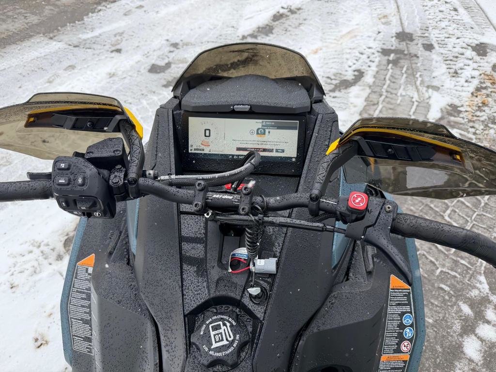 2026 Ski-Doo MXZ XRS COMPETITION TURBO R 850 E-TEC in Charlemagne, Quebec - 6 - w1024h768px