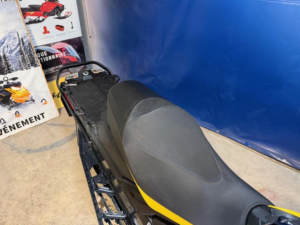 Ski-Doo RENAGADE Adrenaline 900 Turbo 130  2023 à Charlemagne, Québec - 5 - w1024h768px