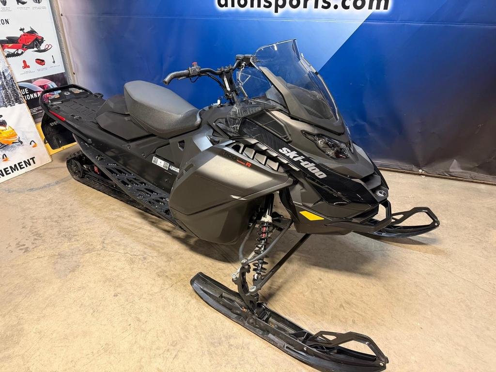 Ski-Doo RENEGADE ADRENALINE 900 ACE TURBO R  2026 à Charlemagne, Québec - 2 - w1024h768px