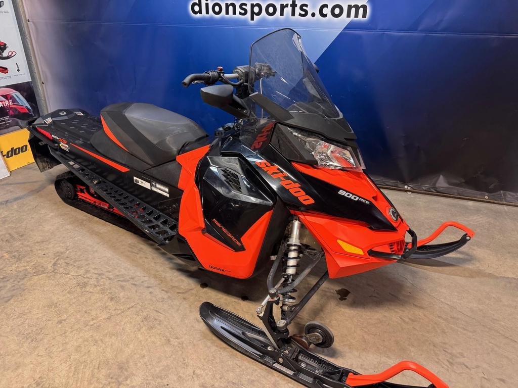 Ski-Doo Renegade Adrenaline 900 ACE  2016 à Charlemagne, Québec - 2 - w1024h768px