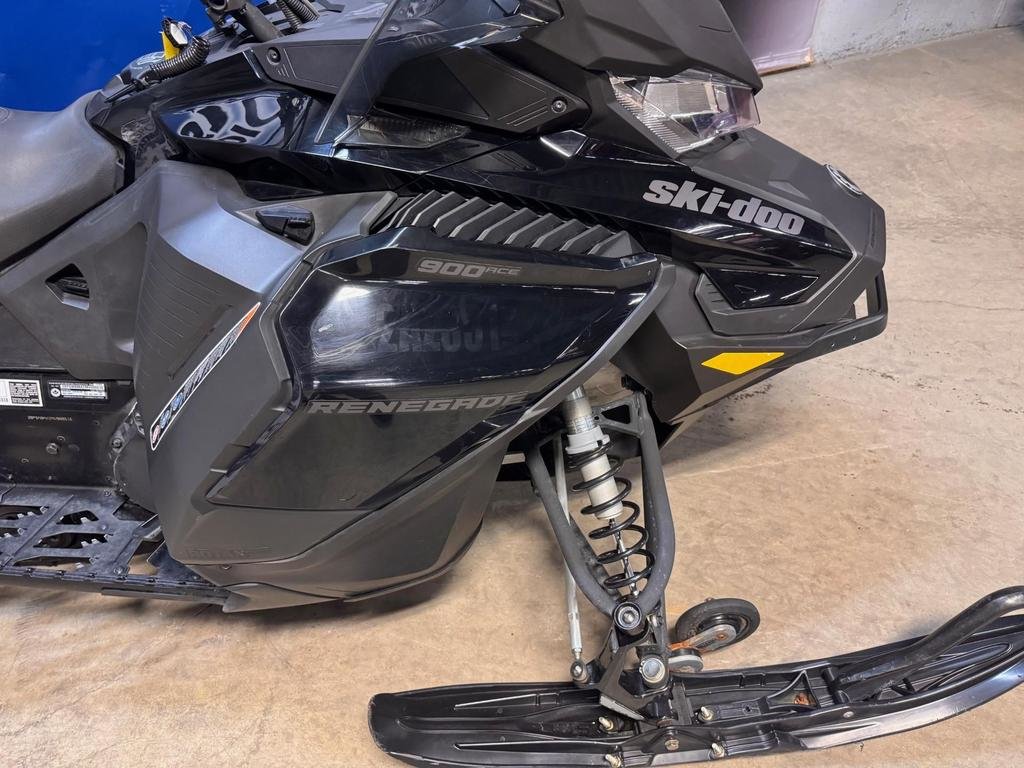 Ski-Doo RENEGADE ADRENALINE 900 ACE  2021 à Charlemagne, Québec - 4 - w1024h768px