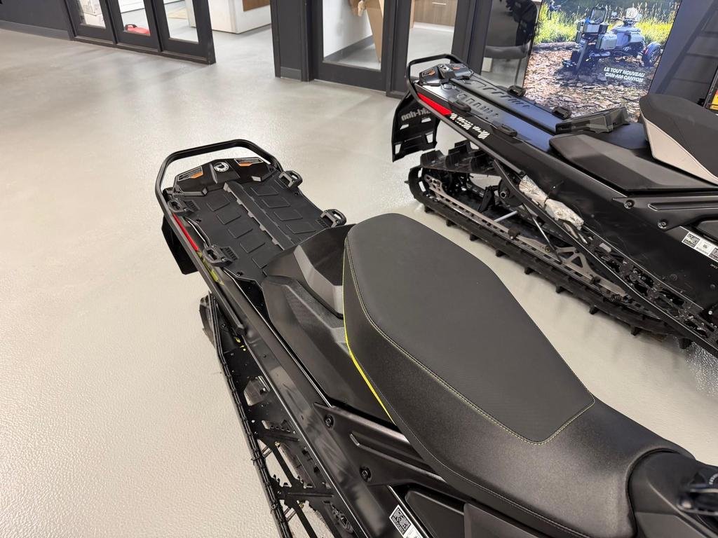 Ski-Doo RENEGADE ADRENALINE 900 ACE  2026 à Charlemagne, Québec - 3 - w1024h768px