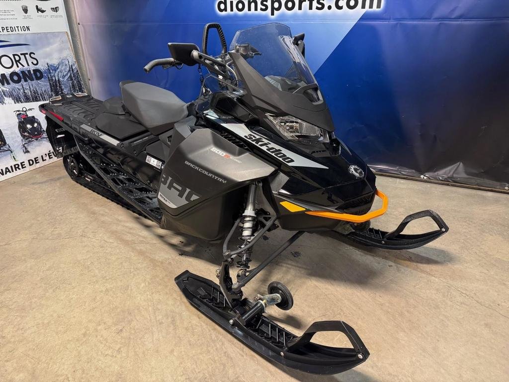 Ski-Doo RENEGADE BACKCOUNTRY 600  2019 à Charlemagne, Québec - 2 - w1024h768px