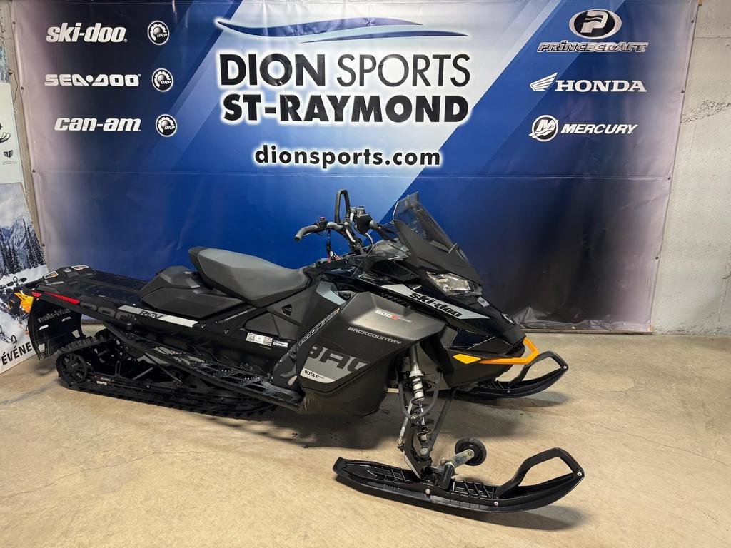 Ski-Doo RENEGADE BACKCOUNTRY 600  2019 à Charlemagne, Québec - 1 - w1024h768px