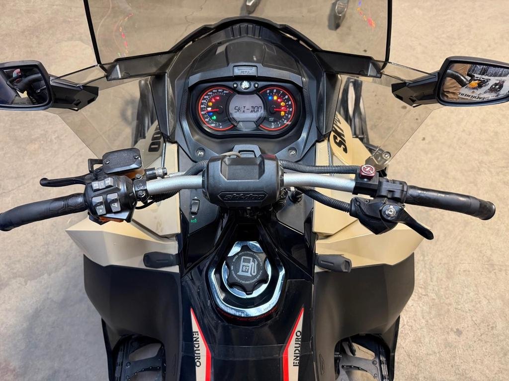 Ski-Doo RENEGADE ENDURO 1200  2016 à Charlemagne, Québec - 7 - w1024h768px