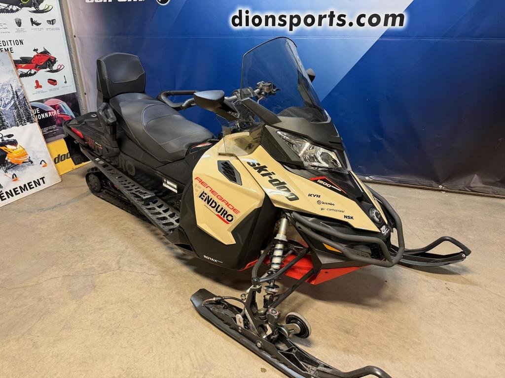 Ski-Doo RENEGADE ENDURO 1200  2016 à Charlemagne, Québec - 2 - w1024h768px