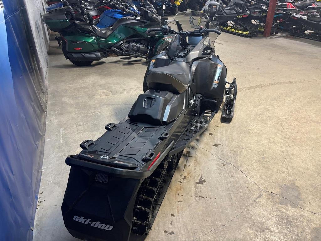 Ski-Doo RENEGADE ENDURO 600R E-TEC  2026 à Charlemagne, Québec - 5 - w1024h768px