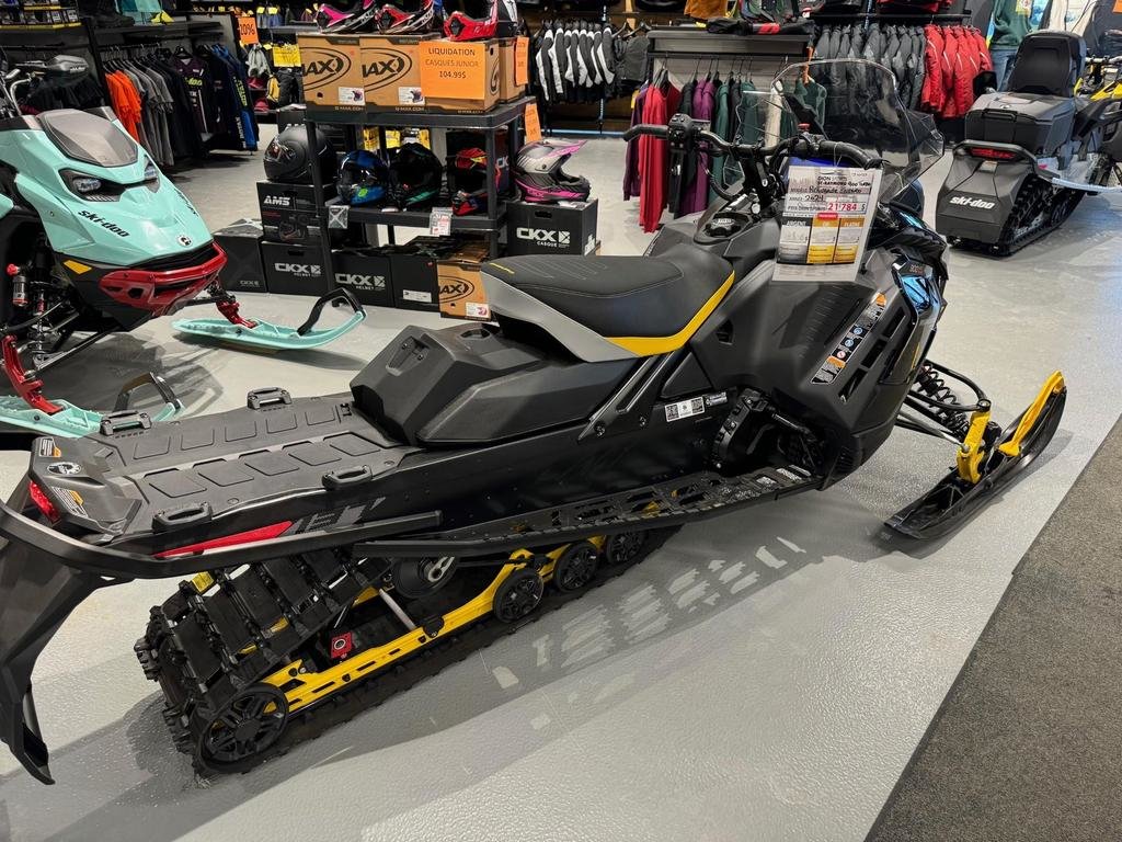 Ski-Doo Renegade Enduro 900 ACE Turbo  2024 à Charlemagne, Québec - 5 - w1024h768px