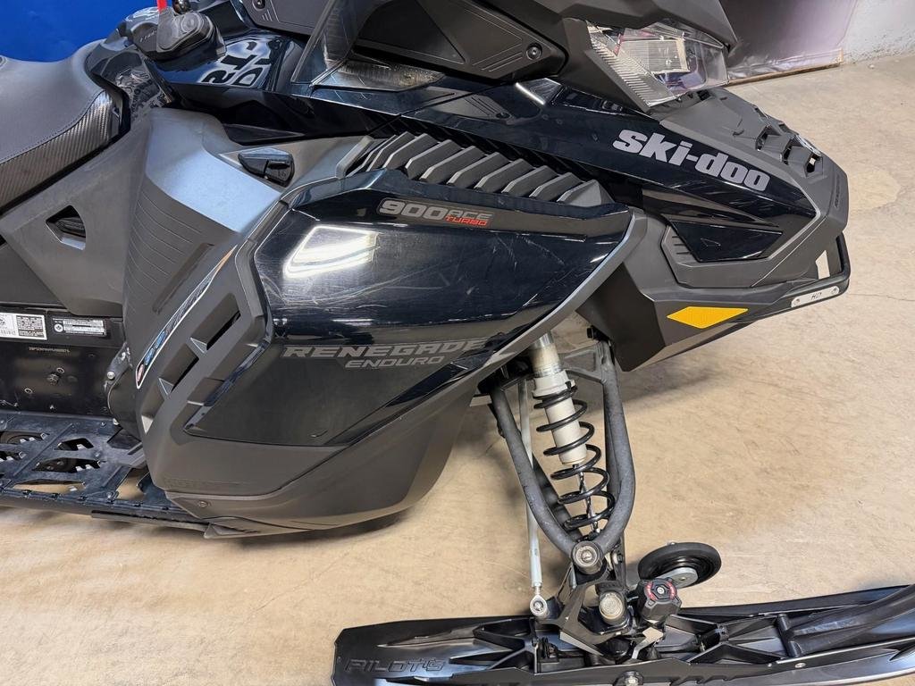 Ski-Doo RENEGADE ENDURO TURBO 150  2021 à Charlemagne, Québec - 4 - w1024h768px