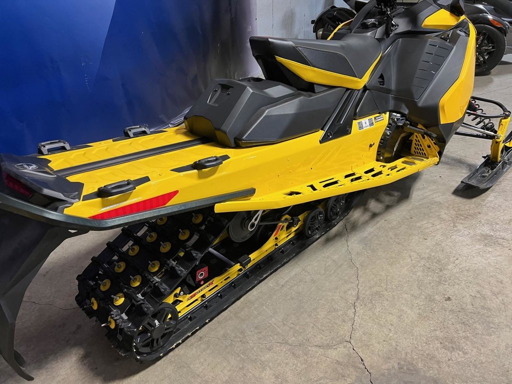 Ski-Doo Renegade X 850 E-TEC  2023 à Charlemagne, Québec - 6 - w1024h768px