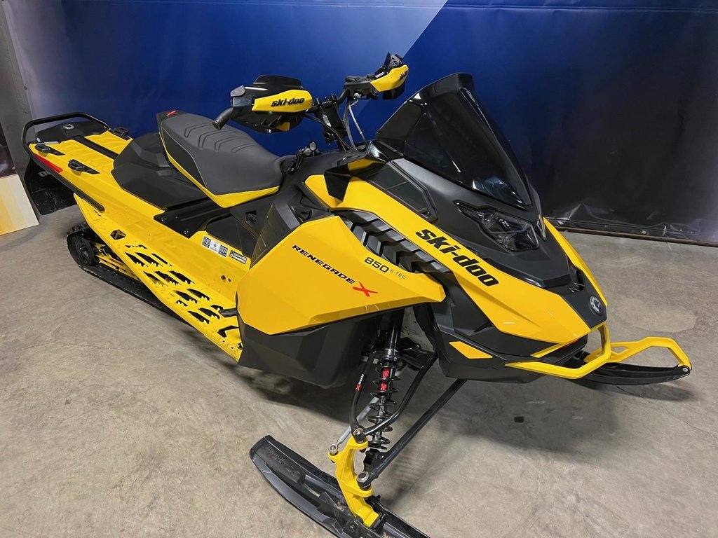 Ski-Doo Renegade X 850 E-TEC  2023 à Charlemagne, Québec - 2 - w1024h768px