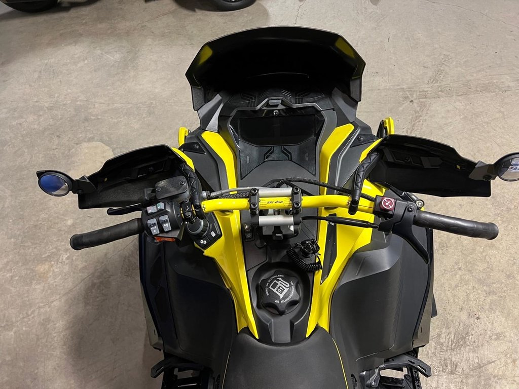 Ski-Doo RENEGADE X 850 ETec  2022 à Charlemagne, Québec - 7 - w1024h768px