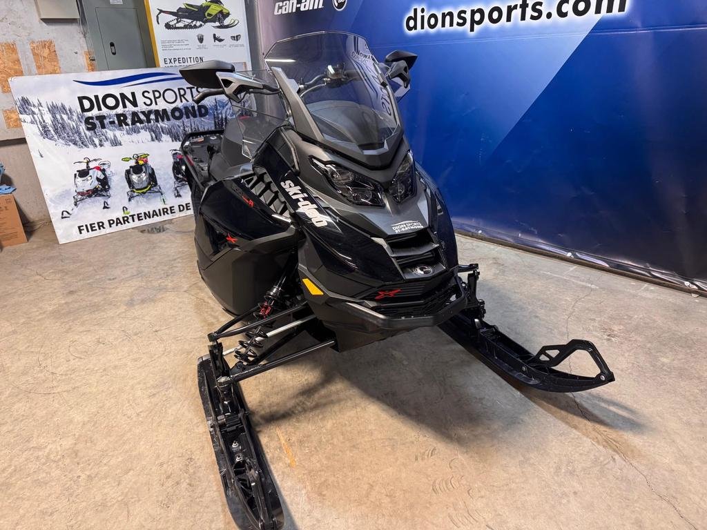 Ski-Doo Renegade X 900 ACE Turbo R  2024 à Charlemagne, Québec - 3 - w1024h768px