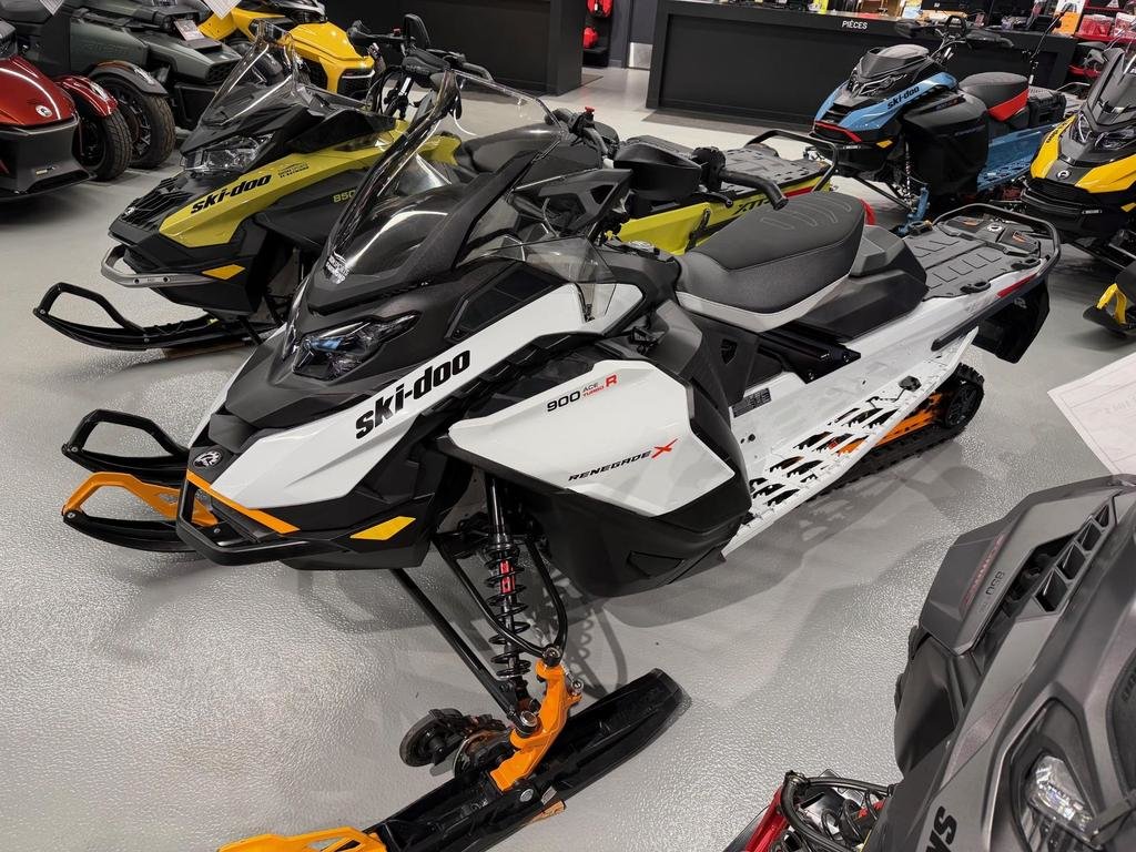 2025 Ski-Doo RENEGADE X 900 ACE TURBO R in Charlemagne, Quebec - 7 - w1024h768px