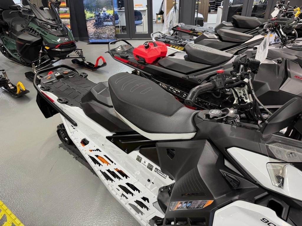 2025 Ski-Doo RENEGADE X 900 ACE TURBO R in Charlemagne, Quebec - 3 - w1024h768px