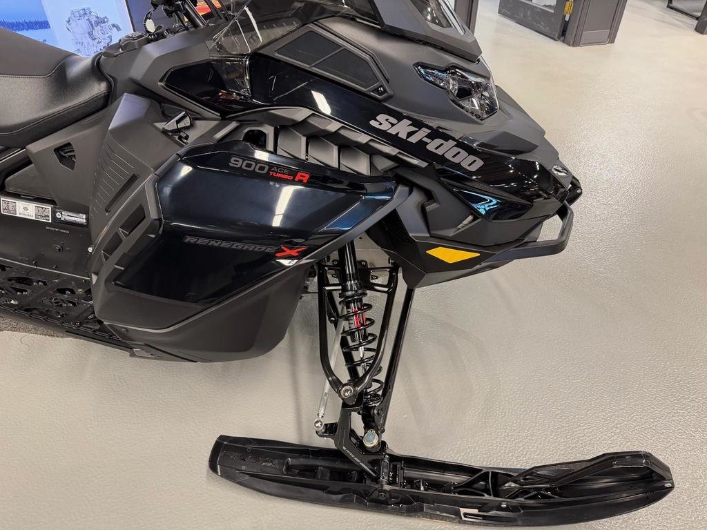 Ski-Doo RENEGADE X 900 TURBO R ICE RIPPER  2026 à Charlemagne, Québec - 2 - w1024h768px