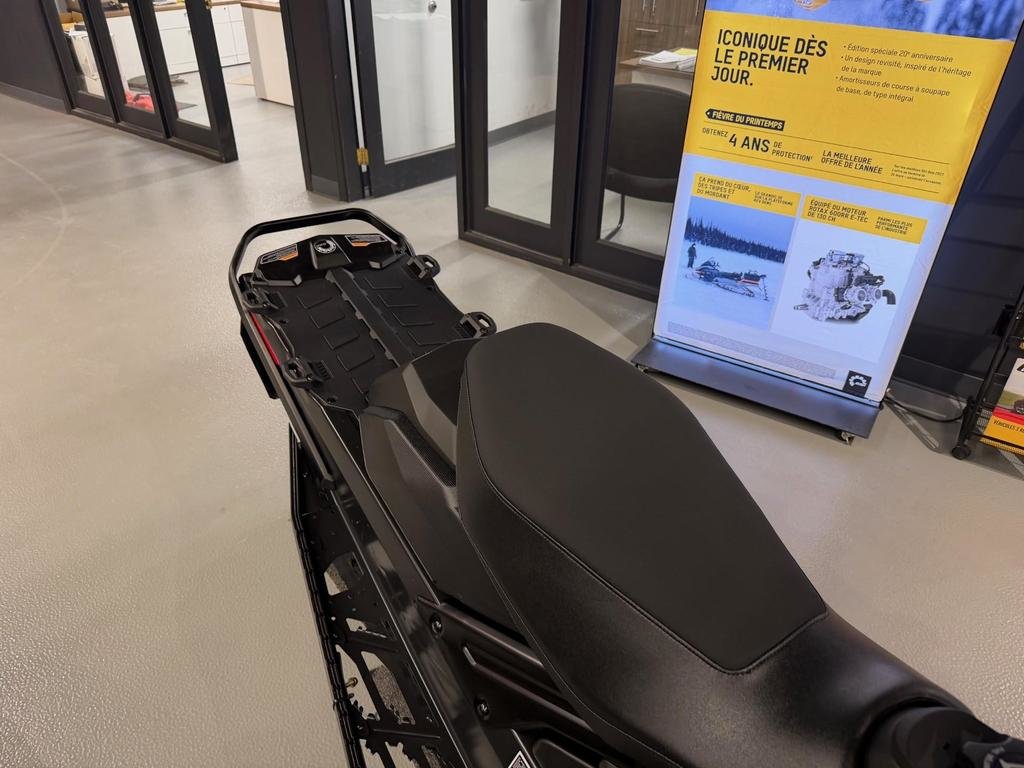 Ski-Doo RENEGADE X 900 TURBO R ICE RIPPER  2026 à Charlemagne, Québec - 3 - w1024h768px