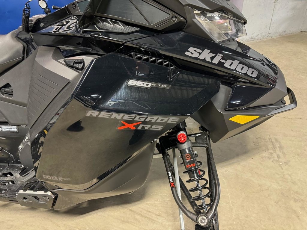 Ski-Doo RENEGADE X-RS 850 XRS  2022 à Charlemagne, Québec - 4 - w1024h768px