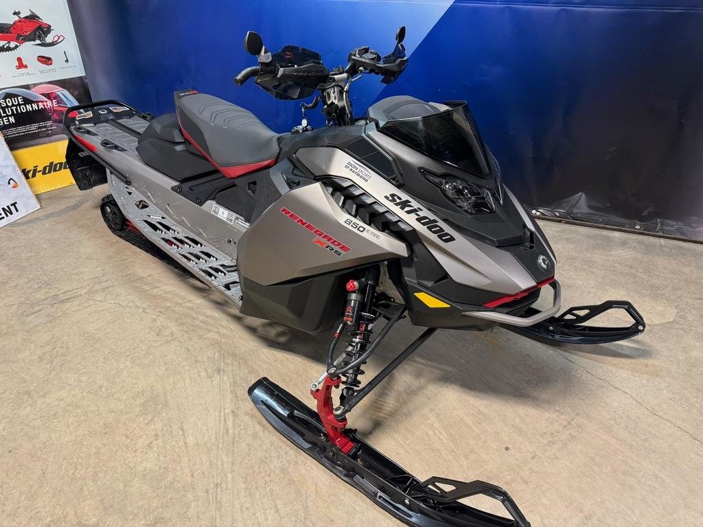 2023 Ski-Doo Renegade XRS 850 X-RS in Charlemagne, Quebec - 2 - w1024h768px