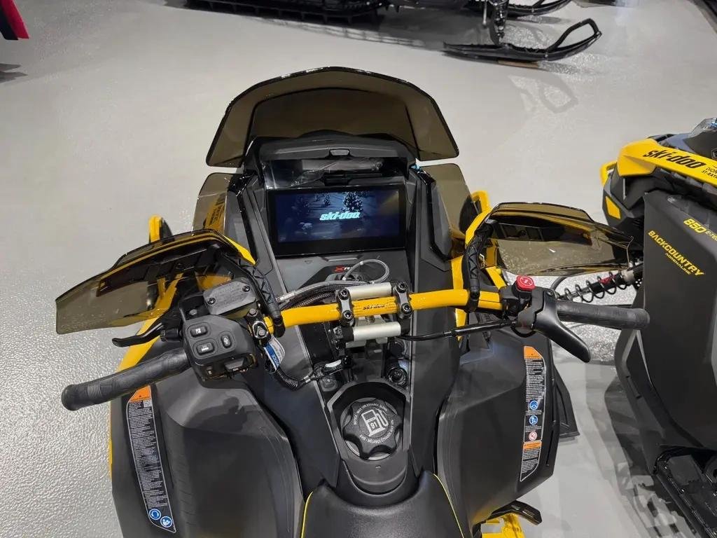 Ski-Doo RENEGADE X-RS 900 TURBO R XRS  2025 à Charlemagne, Québec - 4 - w1024h768px