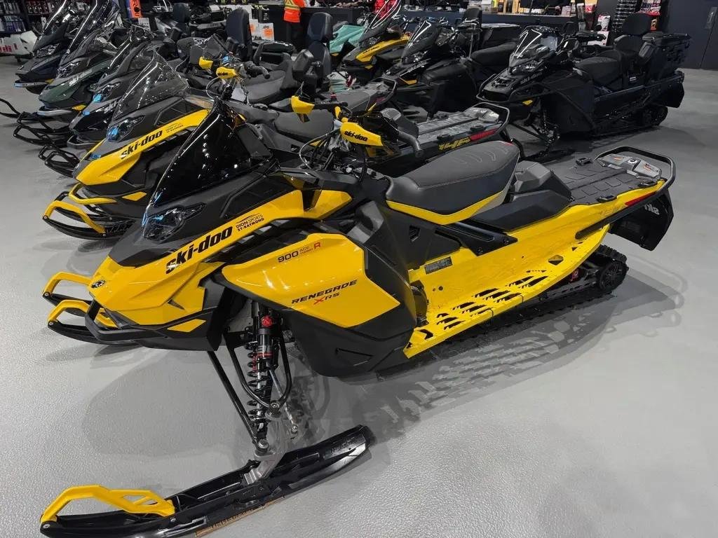 Ski-Doo RENEGADE X-RS 900 TURBO R XRS  2025 à Charlemagne, Québec - 1 - w1024h768px